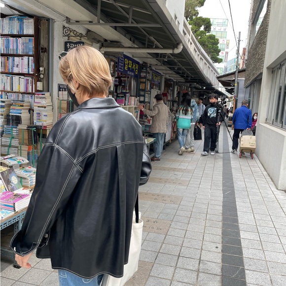 Meet your Posher, Valérie - Picture 1 of 3